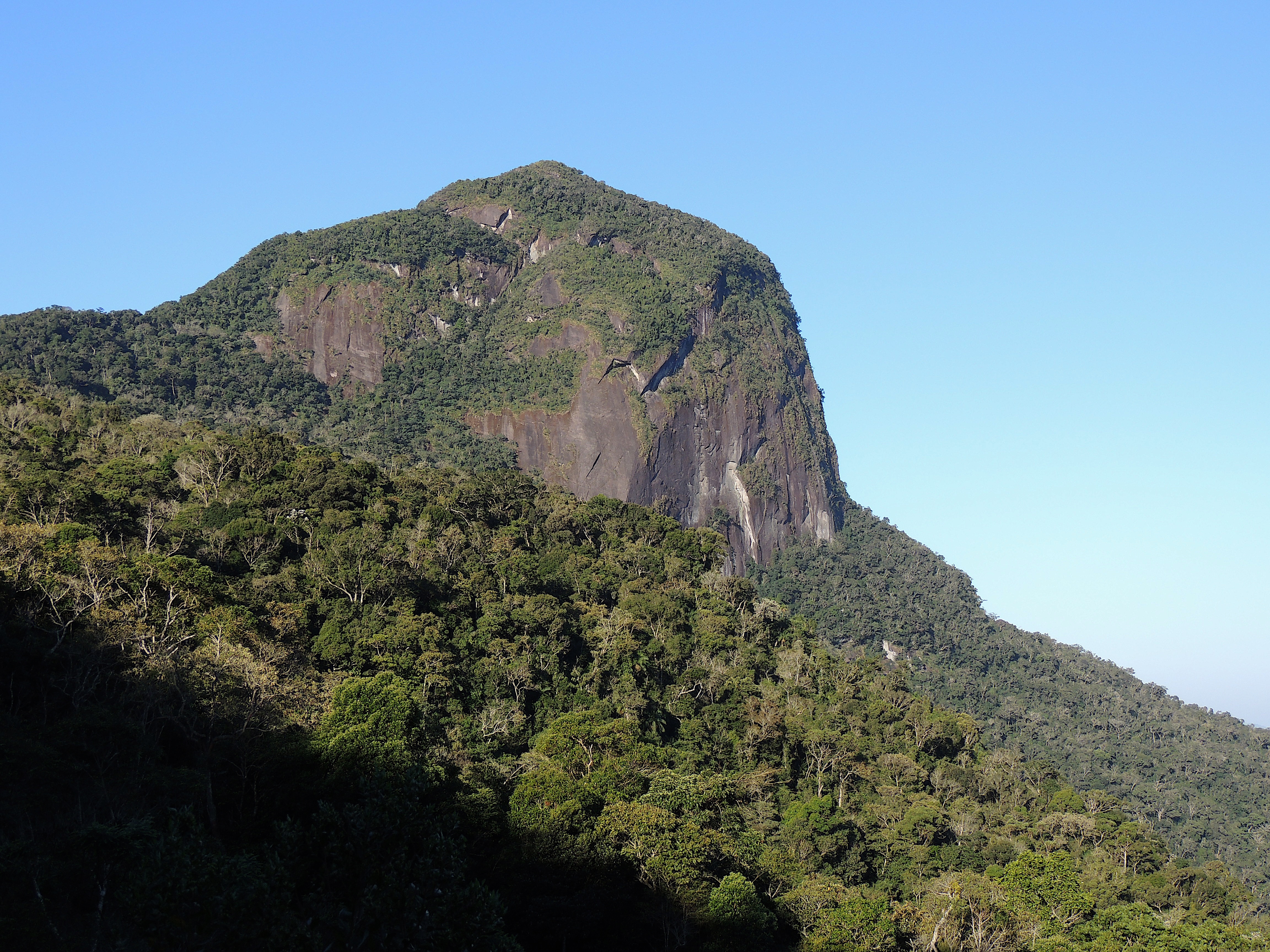 Croqui da via Pedra do André